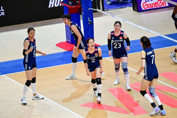 七星 交手排坛强队 中国女排做到了放低姿态拼对手